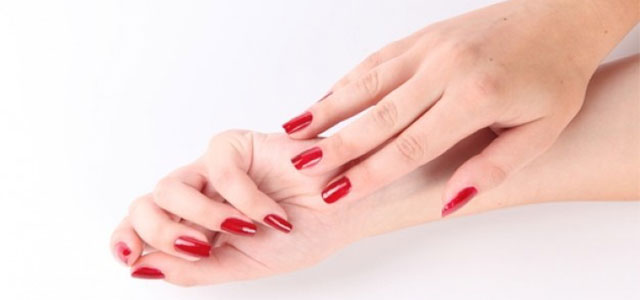 Simple-Red-Nail-Art-Designs-Ideas-For-Girls-2013-2014