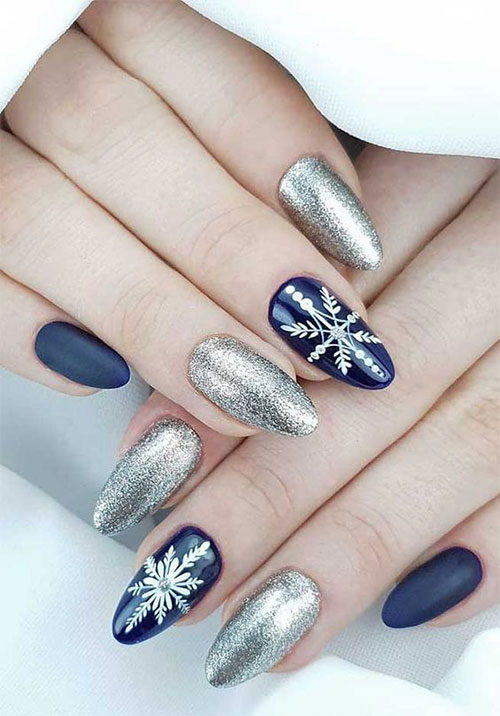 Elegant-Christmas-Nail-Art-Designs-To-Try-This-Holiday-Season-2021-17