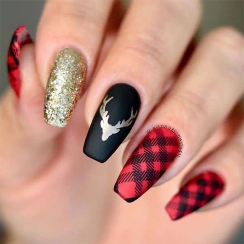 Winter-Christmas-Coffin-Nail-Art-Designs-Perfect-For-The-Holidays-2021-11