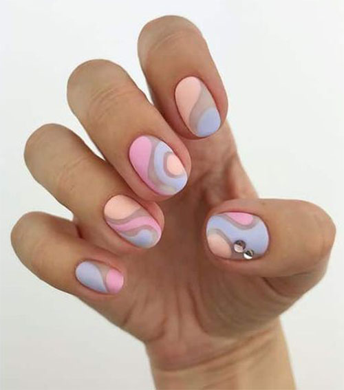 15-Eye-Catching-Spring-Abstract-Nail-Art-Ideas-2022-3