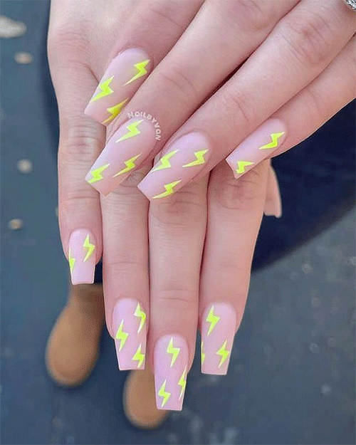 Cute-Coffin-Nail-Art-Ideas-You-Can-Try-This-Summer-2022-1