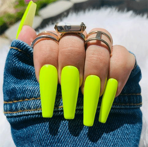 Cute-Coffin-Nail-Art-Ideas-You-Can-Try-This-Summer-2022-15