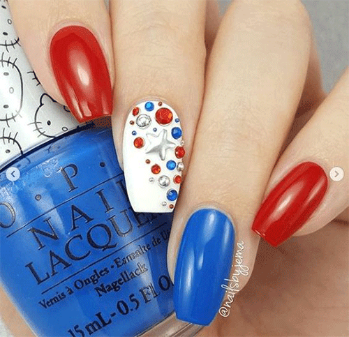 The-4th-Of-July-Coffin-Shape-Nails-You-Should-Try-1