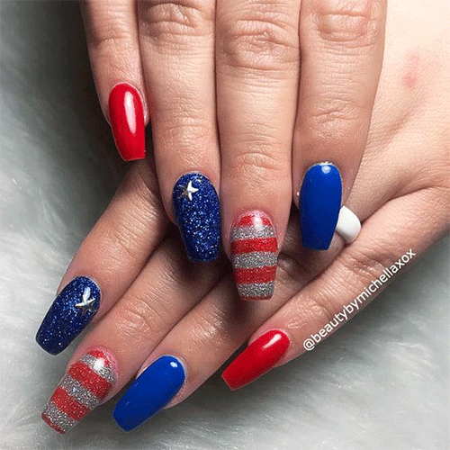 The-4th-Of-July-Coffin-Shape-Nails-You-Should-Try-12