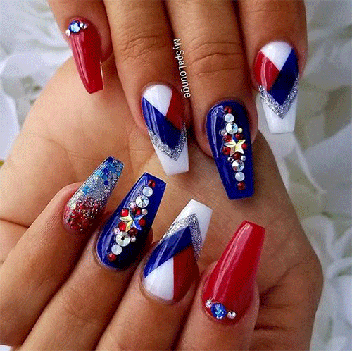 The-4th-Of-July-Coffin-Shape-Nails-You-Should-Try-7