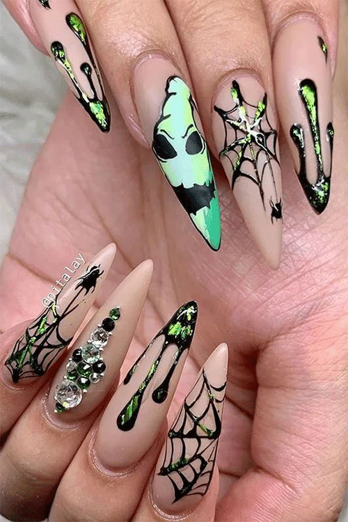 Halloween-Acrylic-Nails-Designs-To-Try-This-Year-11