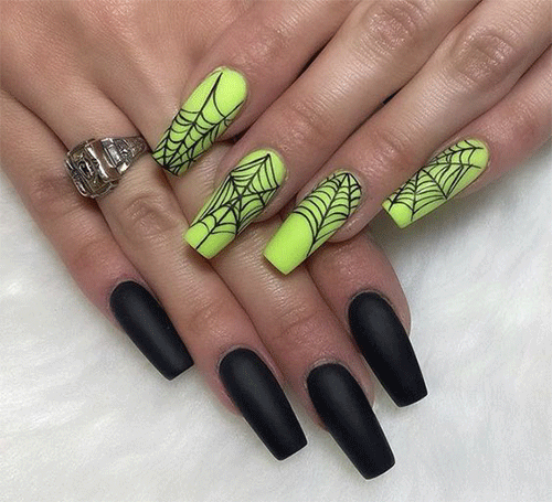 Halloween-Acrylic-Nails-Designs-To-Try-This-Year-4