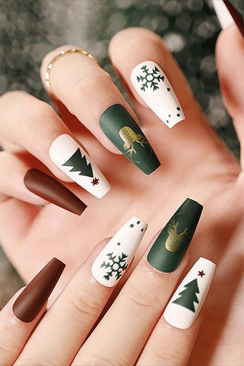 The-Best-Coffin-Nail-Art-Designs-For-Christmas-2022-14
