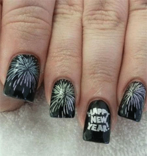 2023's-Top-New-Years-Eve-Nails-For-A-Shining-Start-14