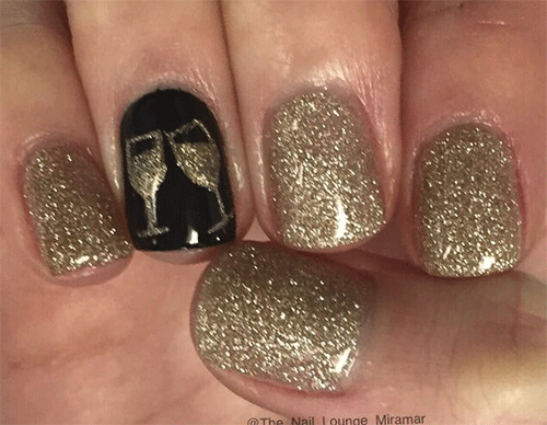 2023's-Top-New-Years-Eve-Nails-For-A-Shining-Start-6