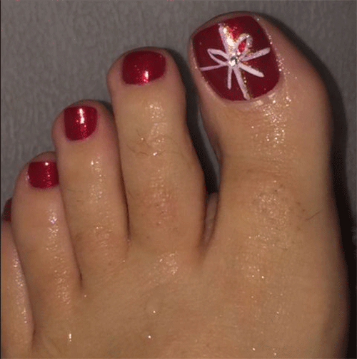 Easy-And-Totally-Cool-Toe-Nail-Art-Designs-To-Try-This-Holiday-Season-3