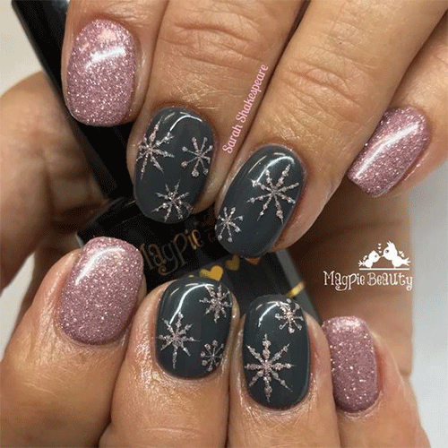 Unique-Snowflake-Nail-Art-Designs-For-The-Winter-Season-11