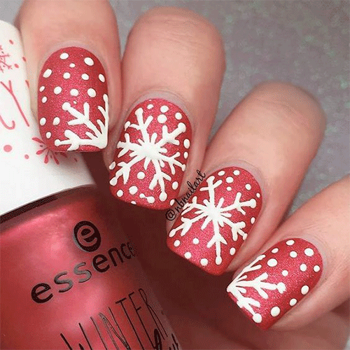 Unique-Snowflake-Nail-Art-Designs-For-The-Winter-Season-4
